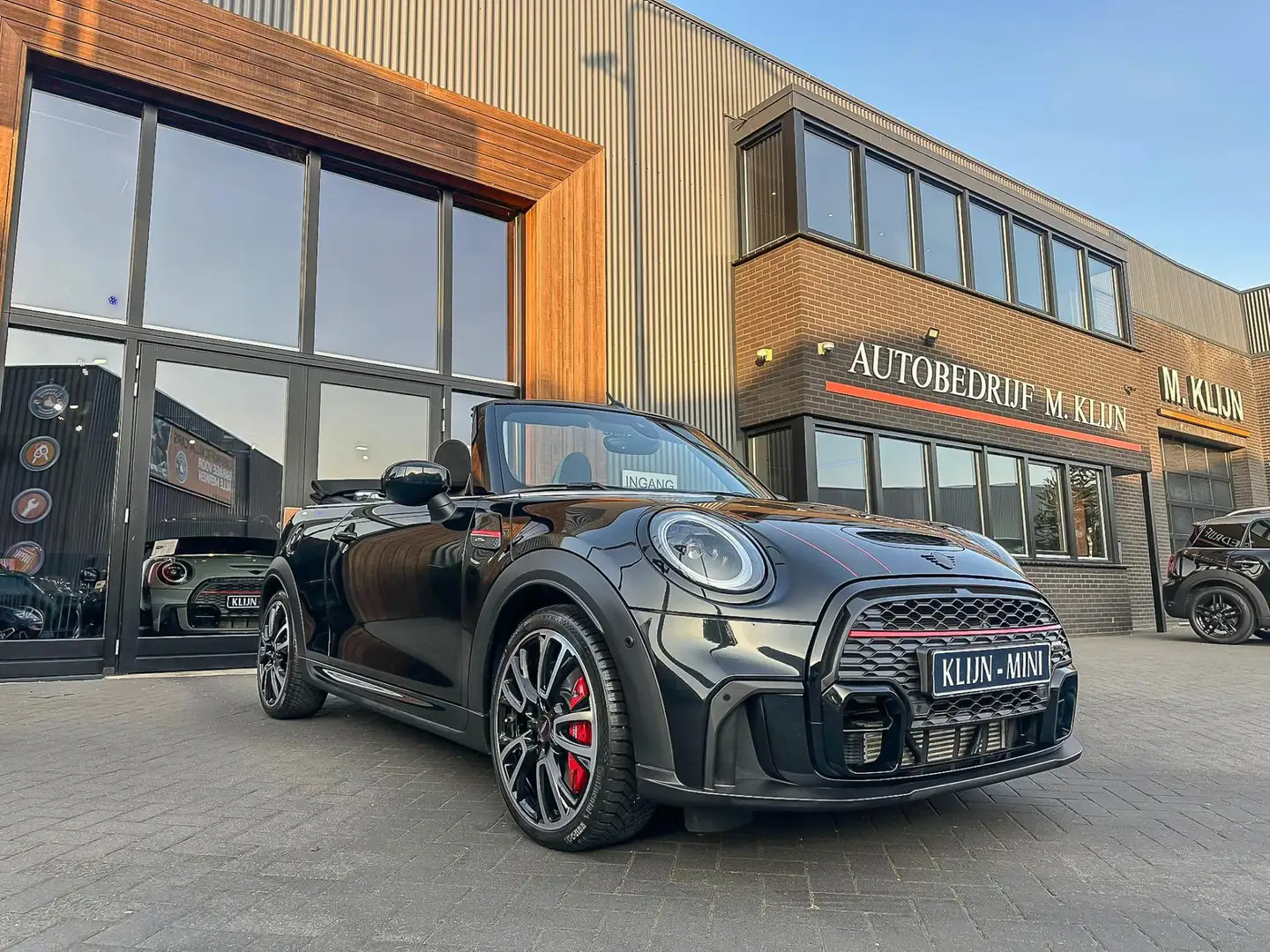 MINI John Cooper Works Cabrio Mini 2.0 JCW Pack F1 Aut 231pk/Camera/HK/Head up/B Zwart - 1