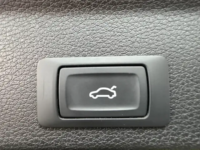 Audi Q3 view 23
