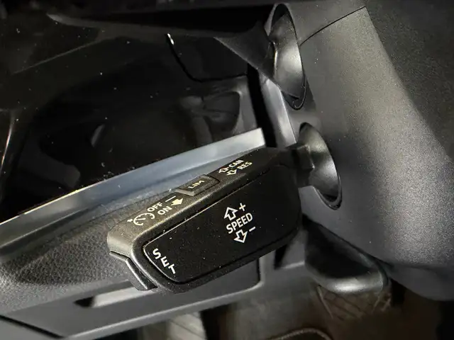 Audi Q3 view 11