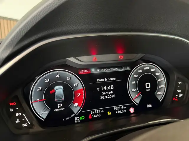 Audi Q3 view 9