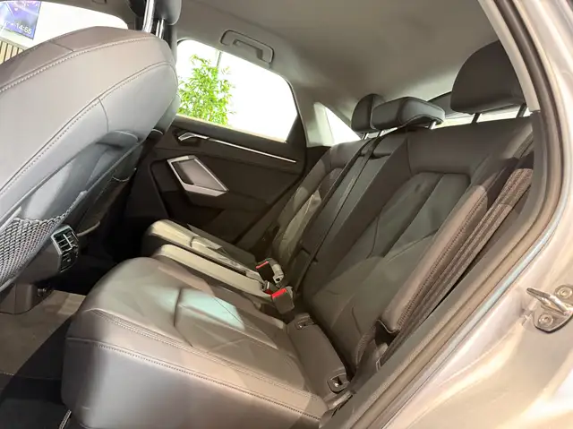 Audi Q3 view 20