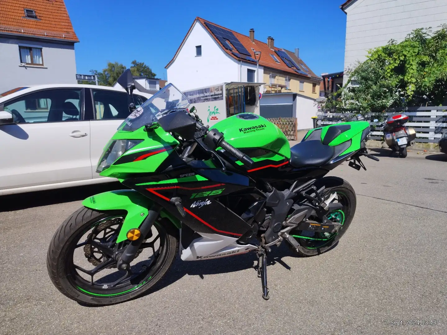 Kawasaki Ninja 125 Verde - 1