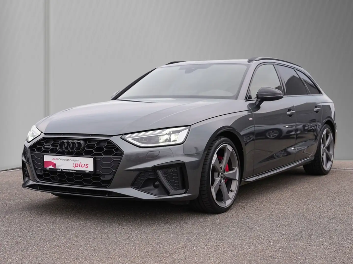 Audi A4 Avant 40 TDI quattro S line competition Matrix Grau - 2