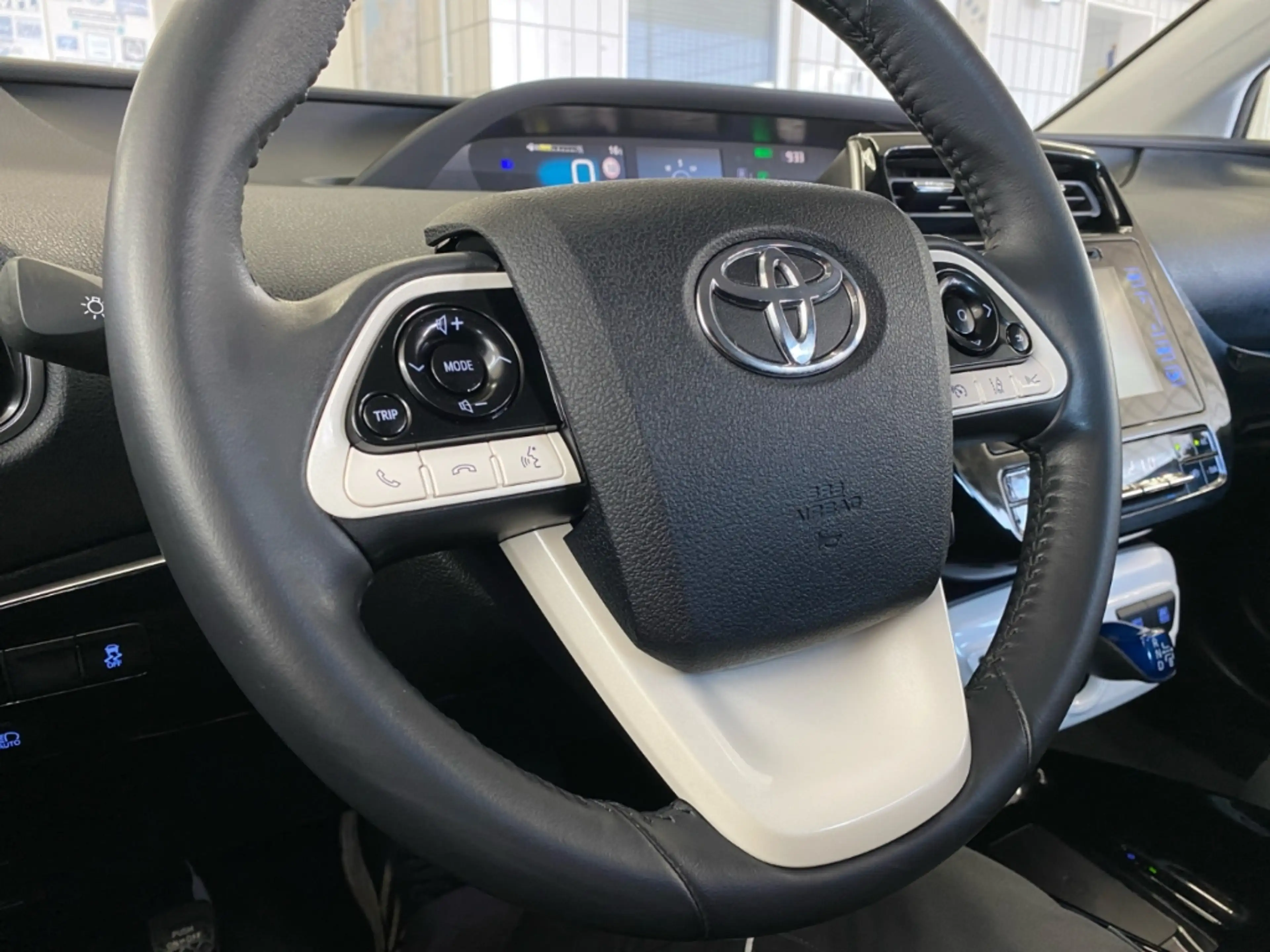 Toyota Prius Hybrid Comfort *LED*HUD*ACC*Navi*RCAM*SHZ* — photo 12