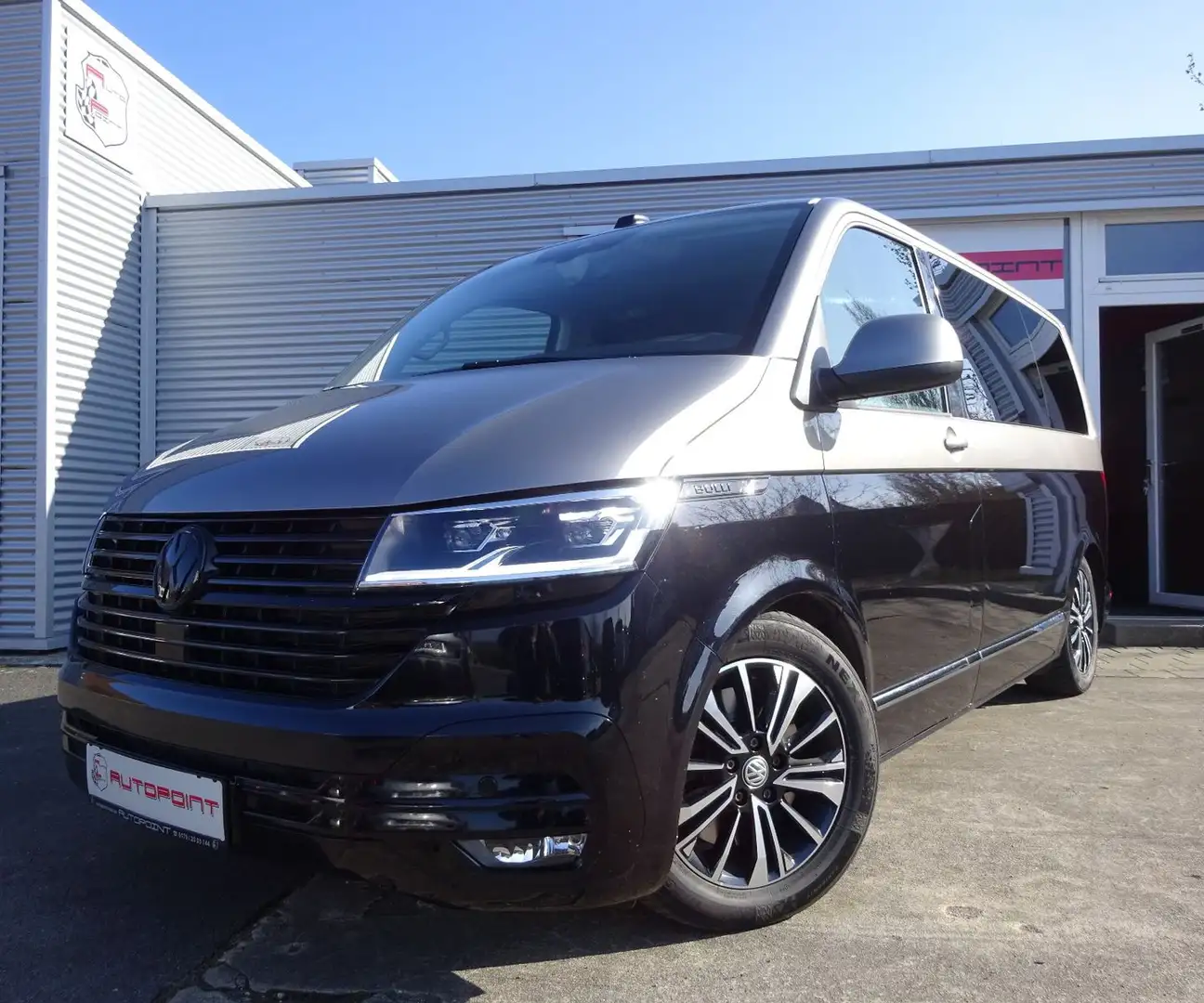 Volkswagen T6 Multivan T6.1 MULTIVAN GEN SIX 4 MOTION DSG LED AHK KAMER Schwarz - 1