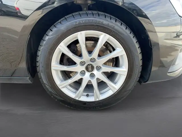 Audi A4 view 7