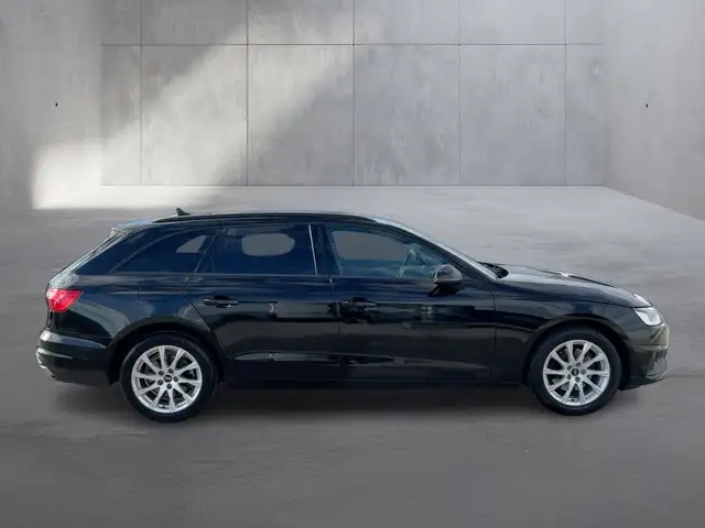 Audi A4 view 6
