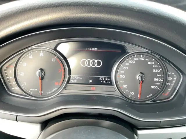 Audi A4 view 10