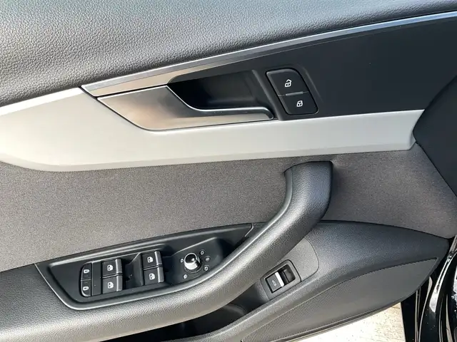 Audi A4 view 15