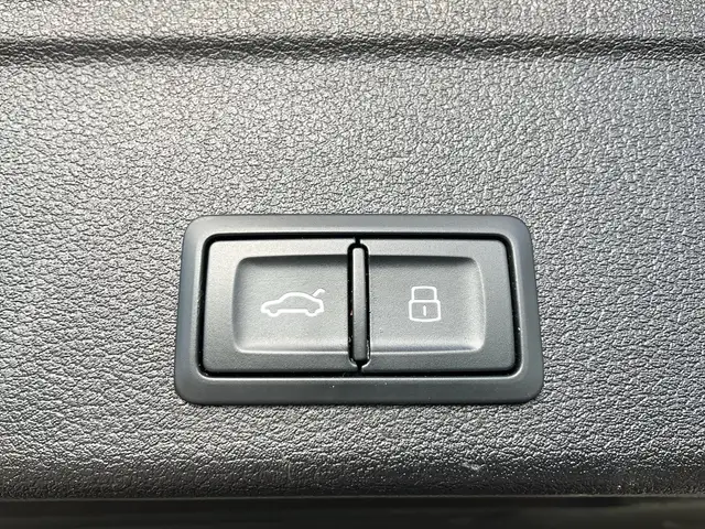 Audi A4 view 14