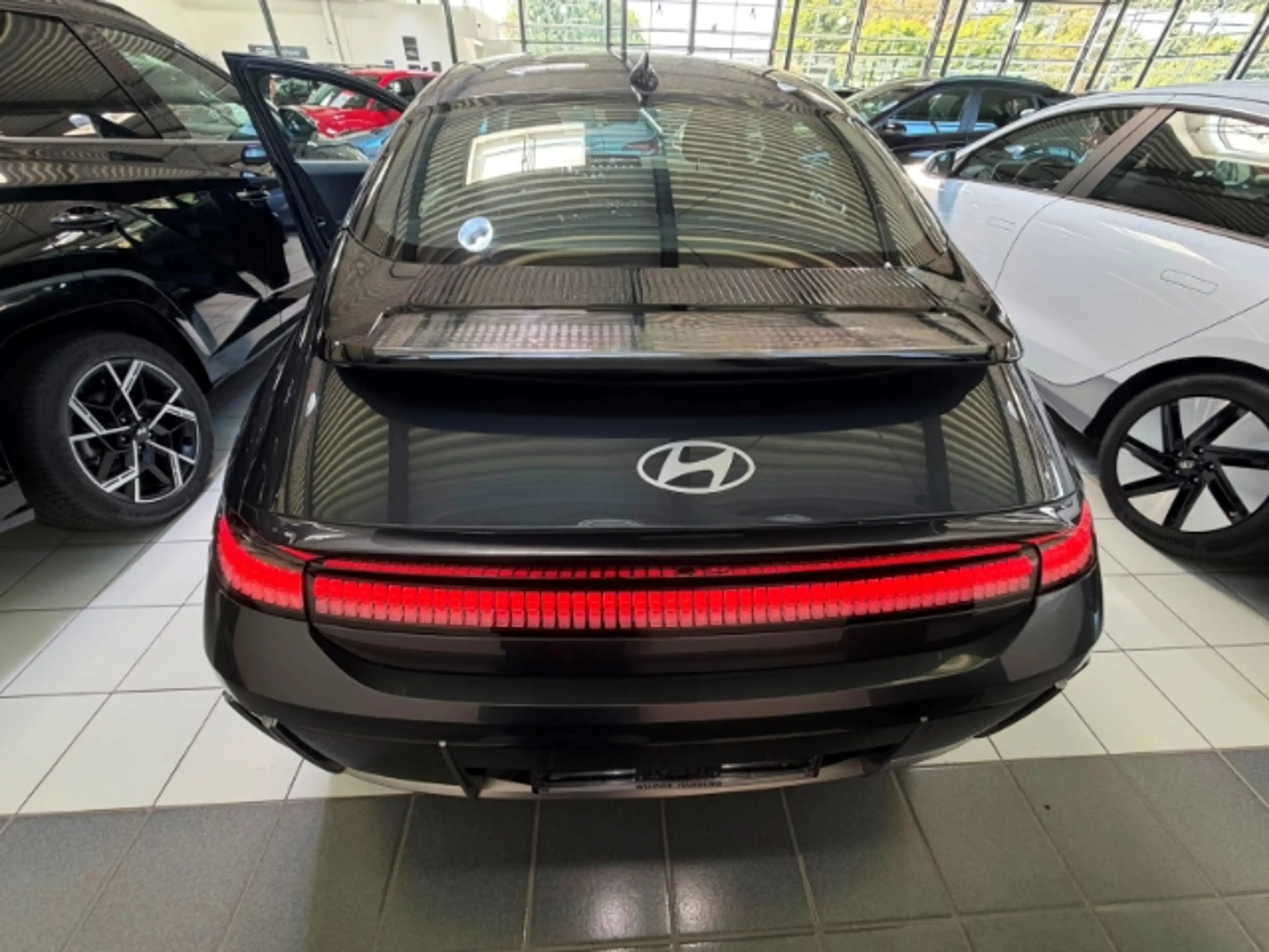 Hyundai IONIQ 6 Heckantrieb Digitales Cockpit LED ACC El. Heckklap — photo 6