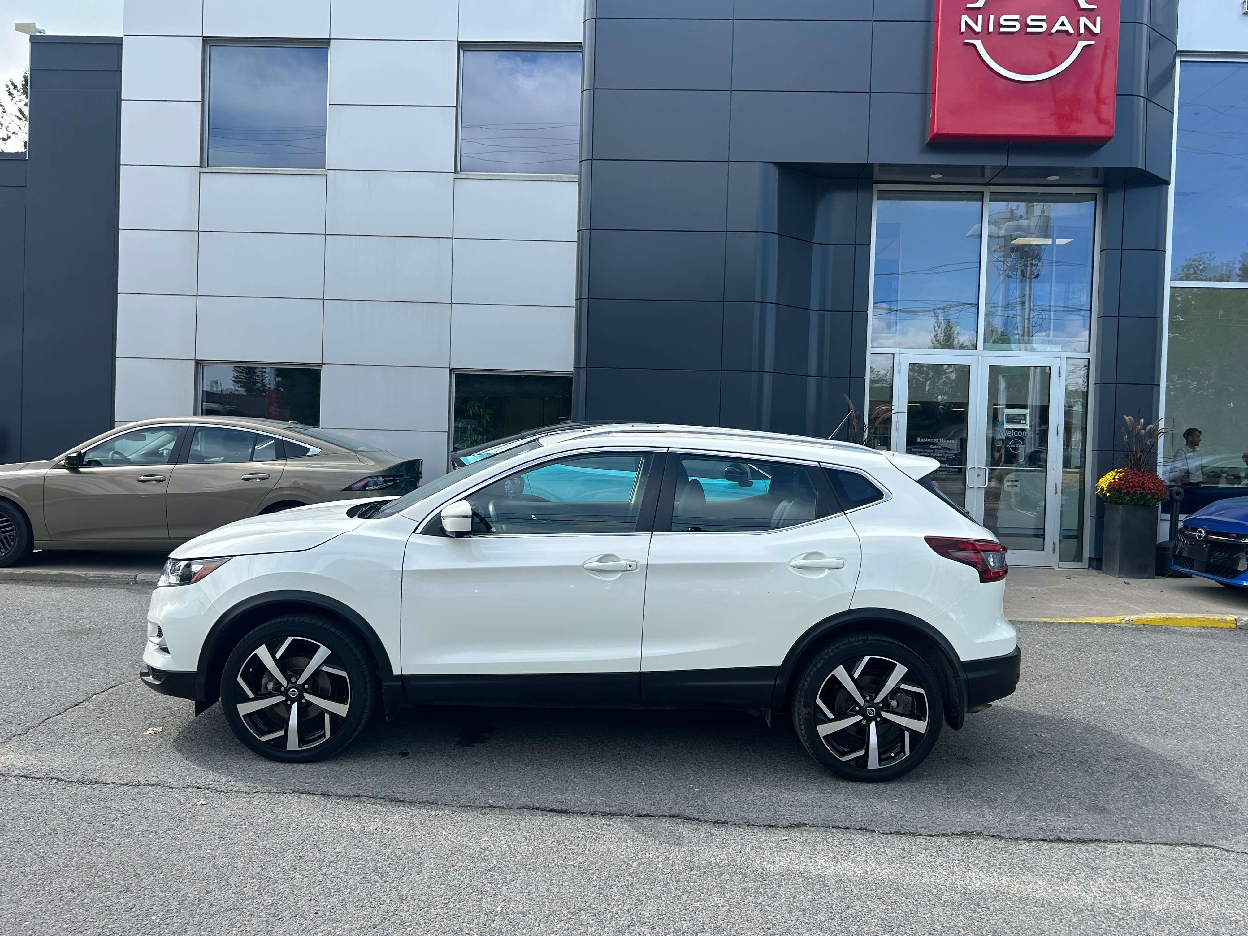 2023 Nissan Qashqai SL w/Lther/Navi/360Cam/PwrSeat/CarPlay/ProPilot — photo 1