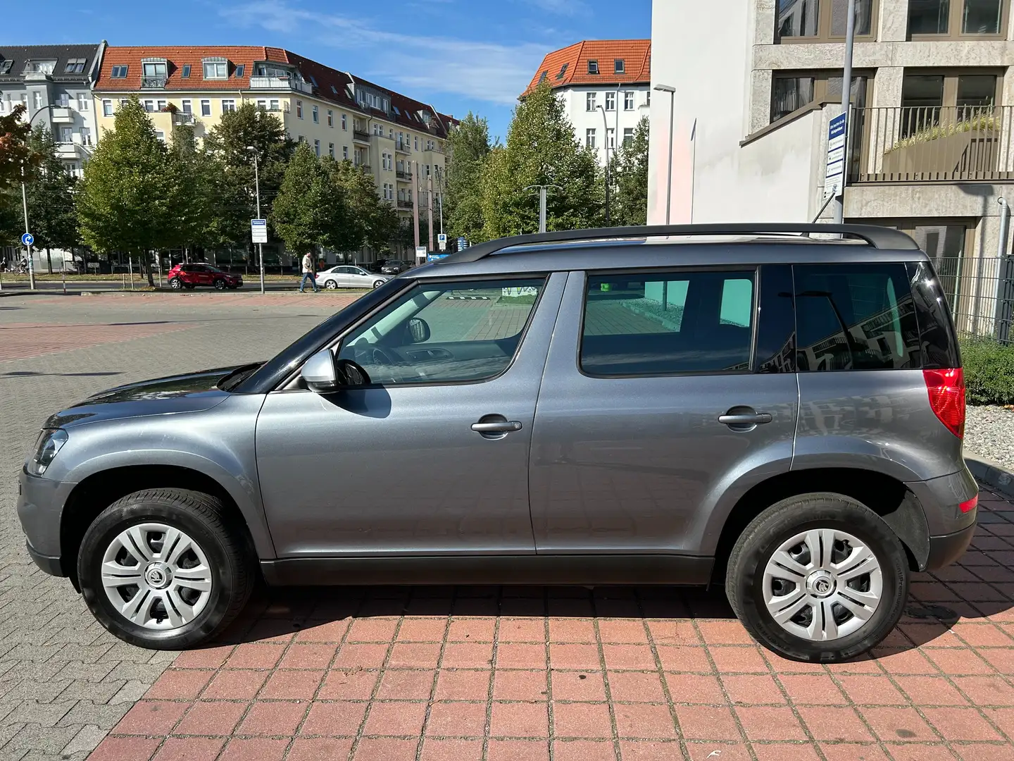 Skoda Yeti Yeti Outdoor Trumpf 1.2 TSI Active Silber - 2