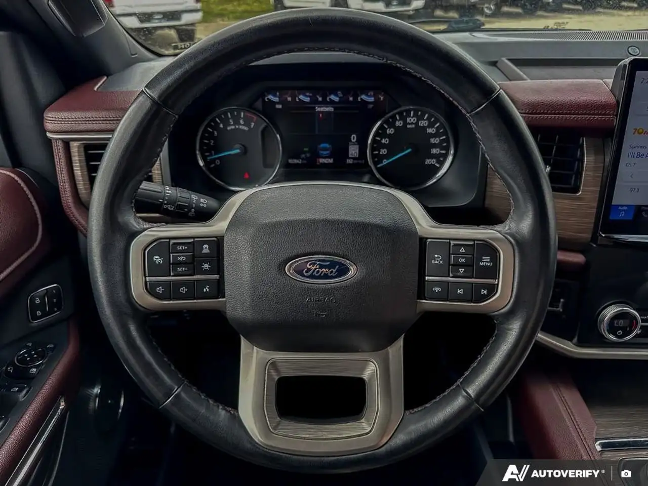Ford Expedition снимка Ford Expedition