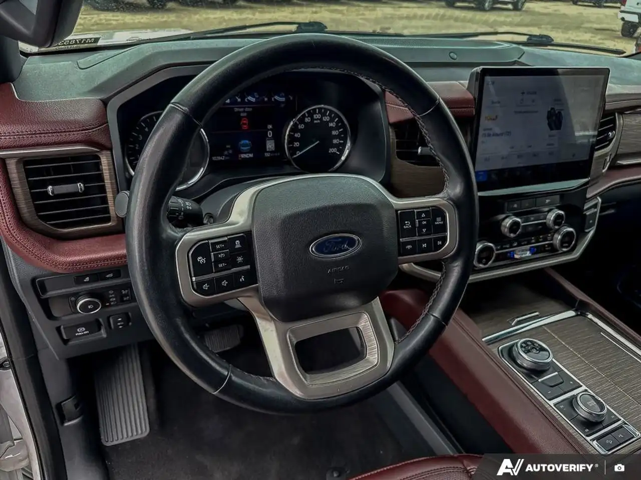 Ford Expedition снимка Ford Expedition