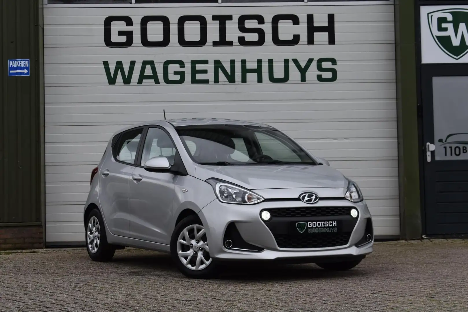 Hyundai i10 1.0i Comfort | Navi | Carplay | Cruise | Airco | Grijs - 2