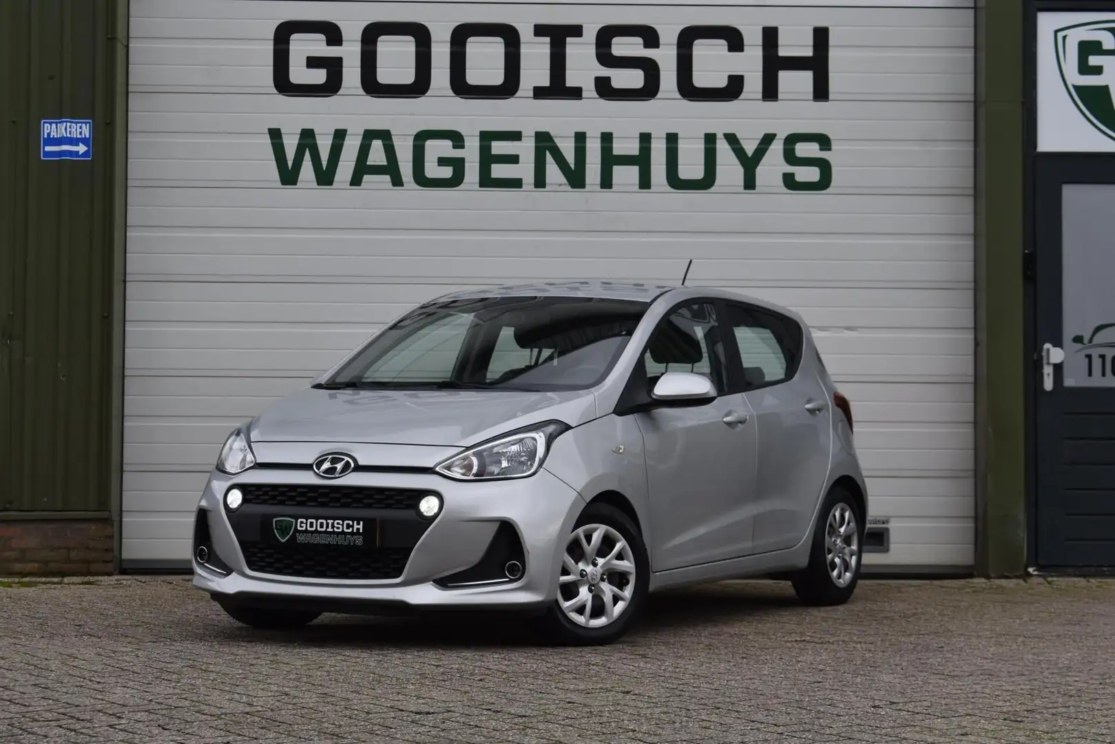 Hyundai i10 1.0i Comfort | Navi | Carplay | Cruise | Airco | Grijs - 1