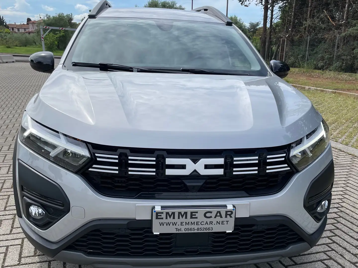 Dacia Jogger Jogger 1.0 tce Extreme UP Gpl 100cv Gris - 1