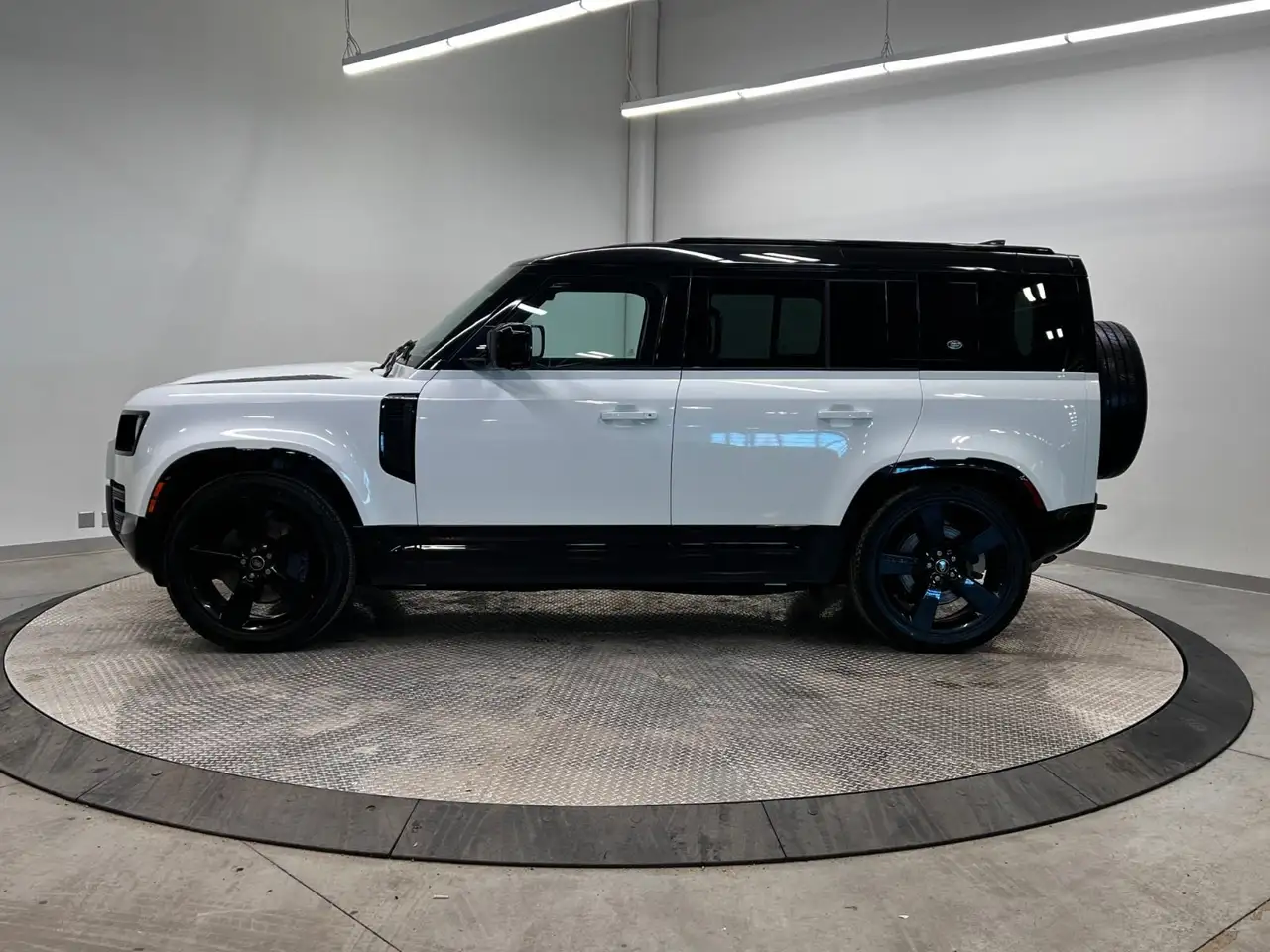 Land Rover Defender снимка Land Rover Defender