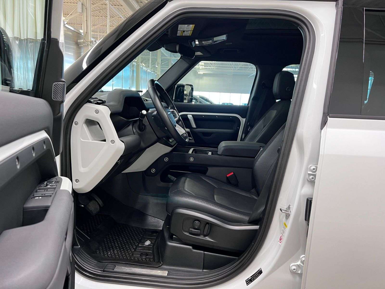 2023 Land Rover Defender X-DYNAMIC SE | P400 | 7 SEATER thumb 34