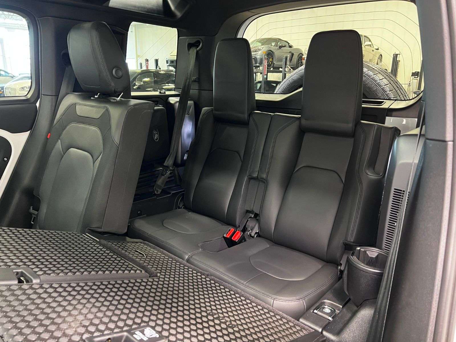 2023 Land Rover Defender X-DYNAMIC SE | P400 | 7 SEATER thumb 25