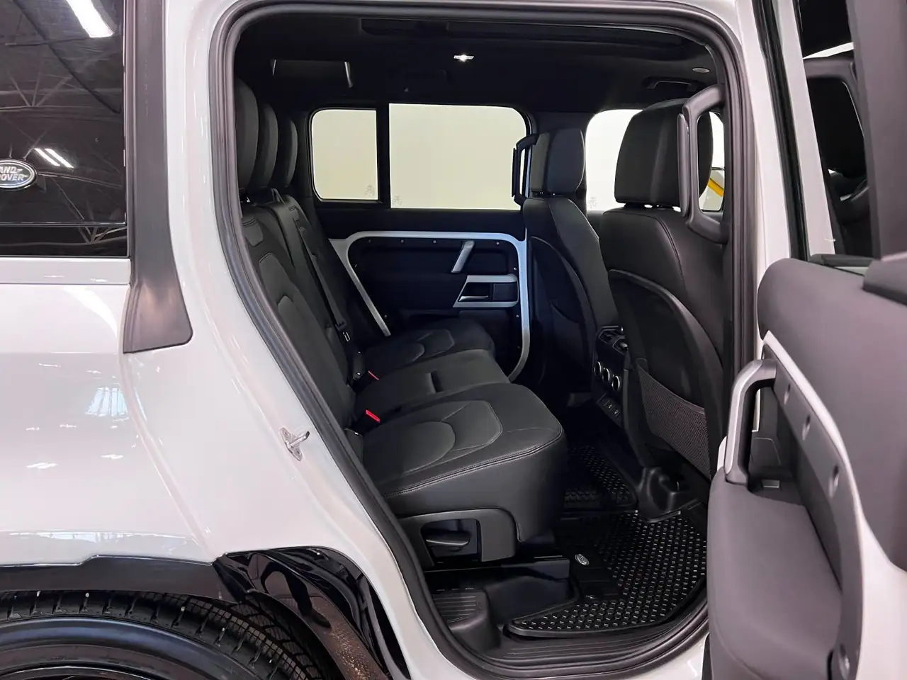 Land Rover Defender снимка Land Rover Defender