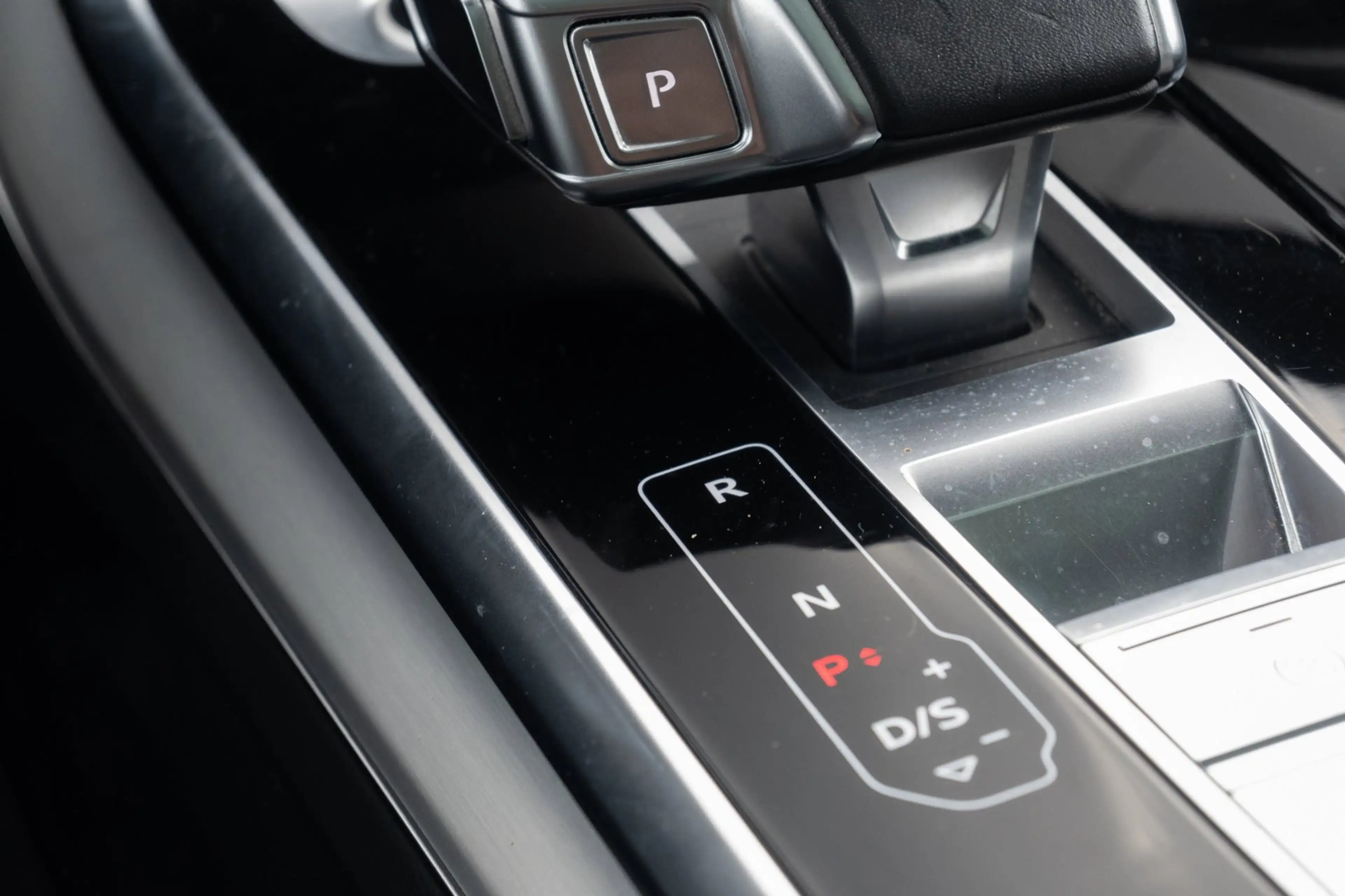 Audi Q7 60 TFSI e quattro Competition PANORAMADAK — photo 26
