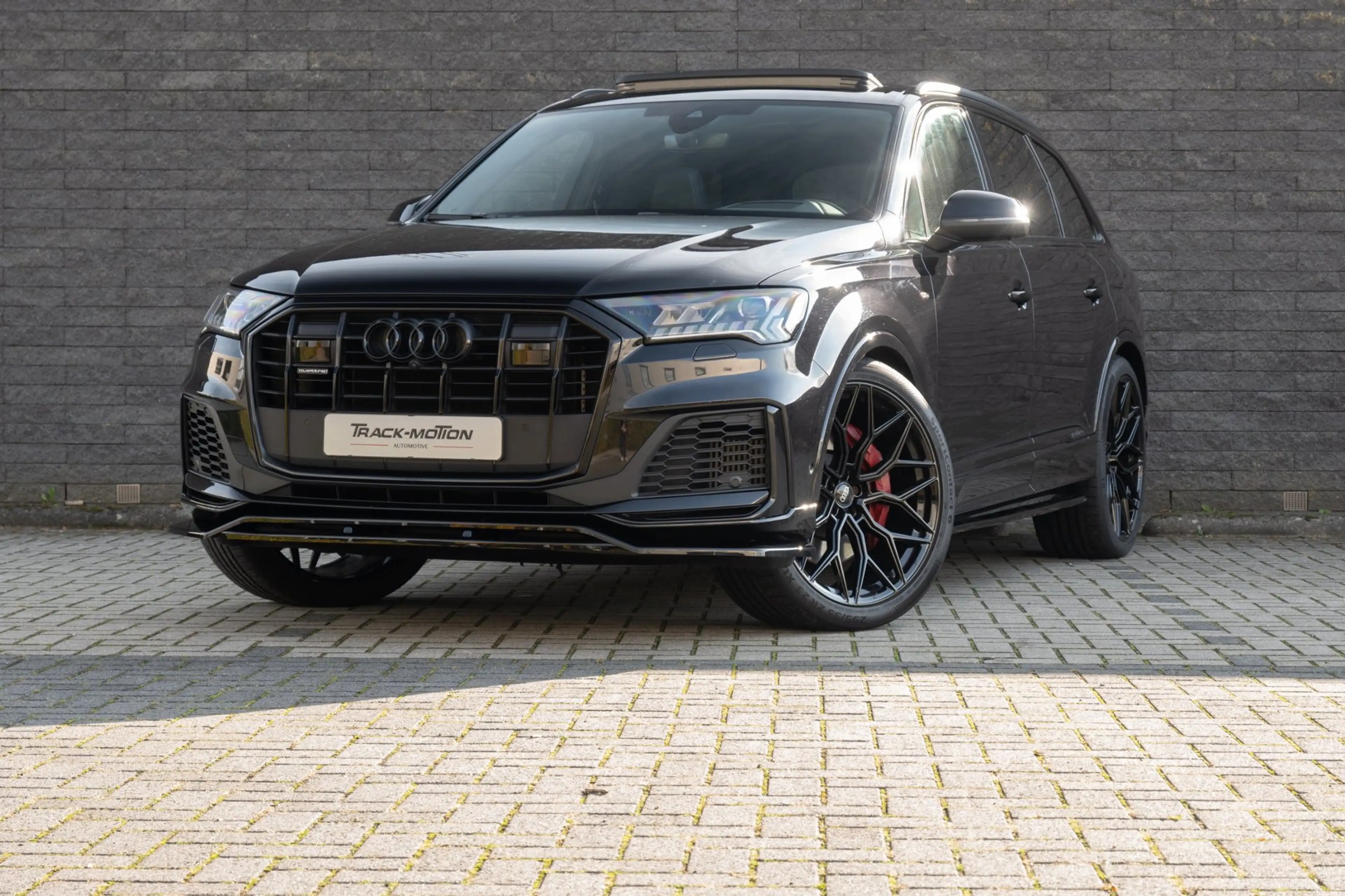 Audi Q7 60 TFSI e quattro Competition PANORAMADAK — photo 3