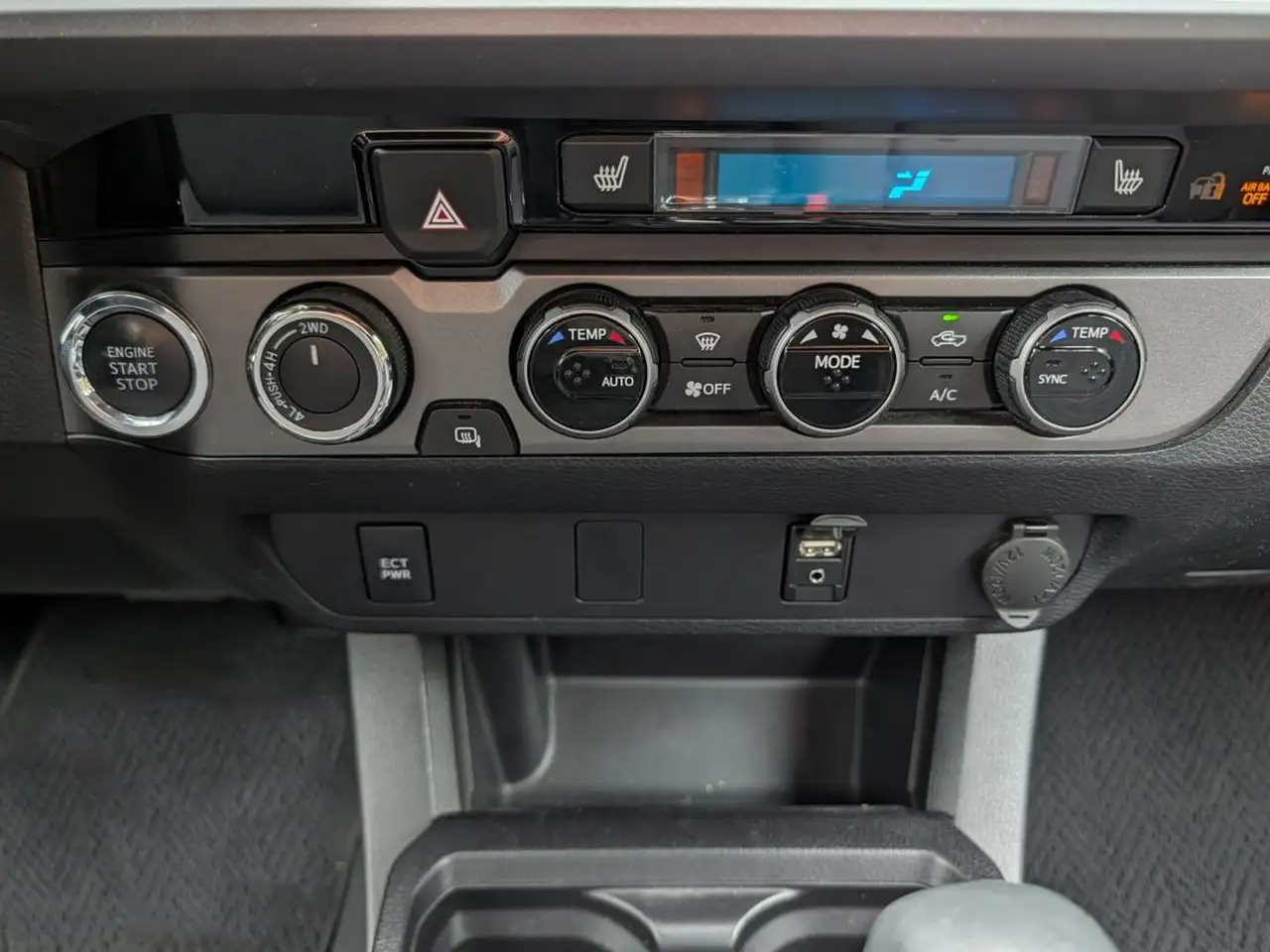 Toyota Tacoma снимка Toyota Tacoma