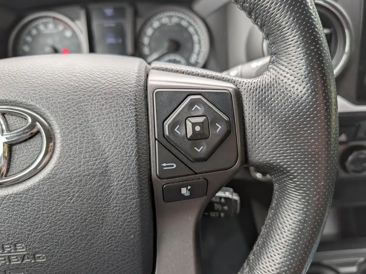 Toyota Tacoma снимка Toyota Tacoma