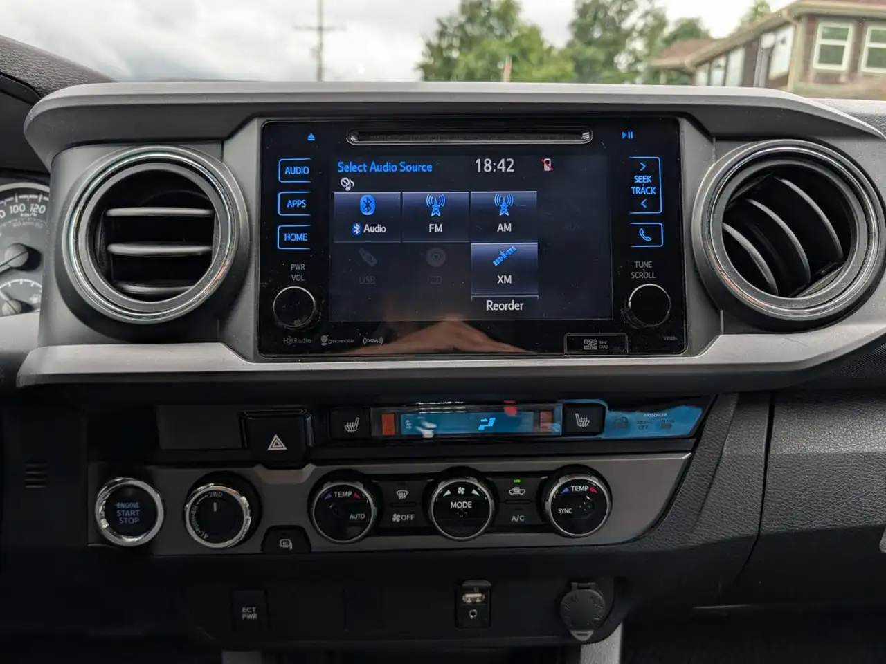 Toyota Tacoma снимка Toyota Tacoma