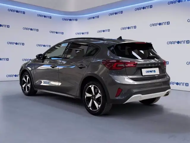 Ford Focus view 3