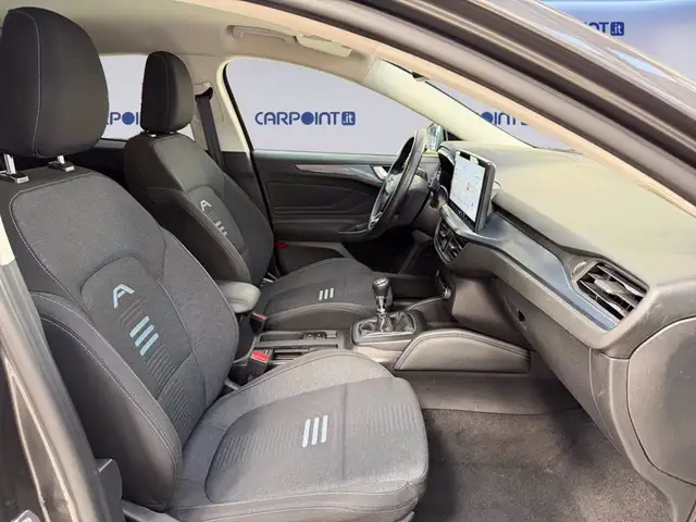 Ford Focus view 15