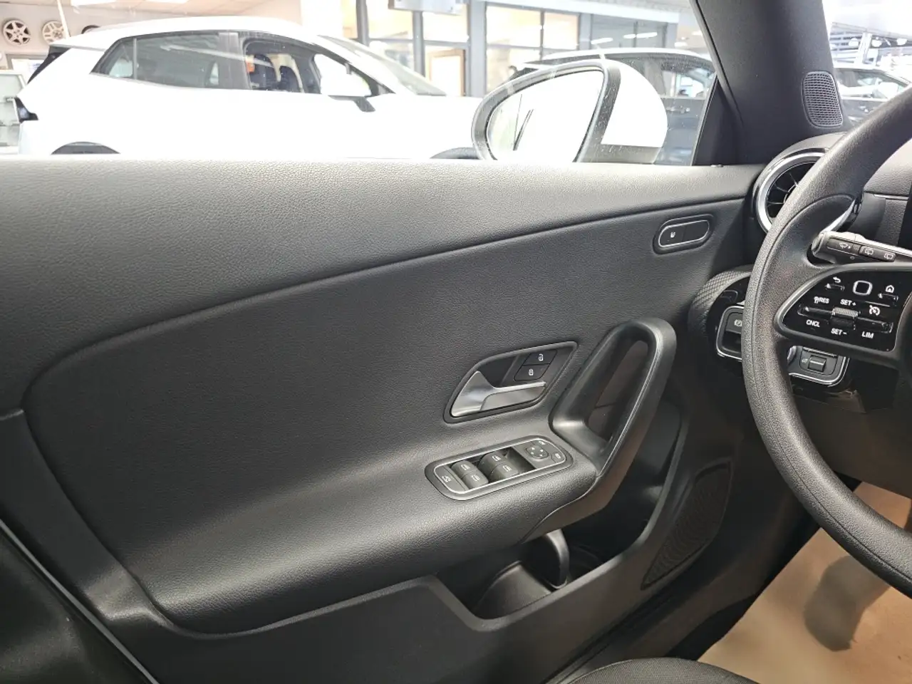 Mercedes-Benz CLA LED,Naiv,AHK,Sitzheizung, миниатюра 22