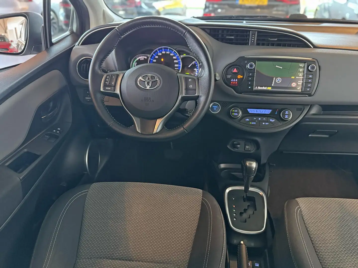 Toyota Yaris 1.5 Hybrid |ECC|Cruise|Camera|Navi| Brun - 2