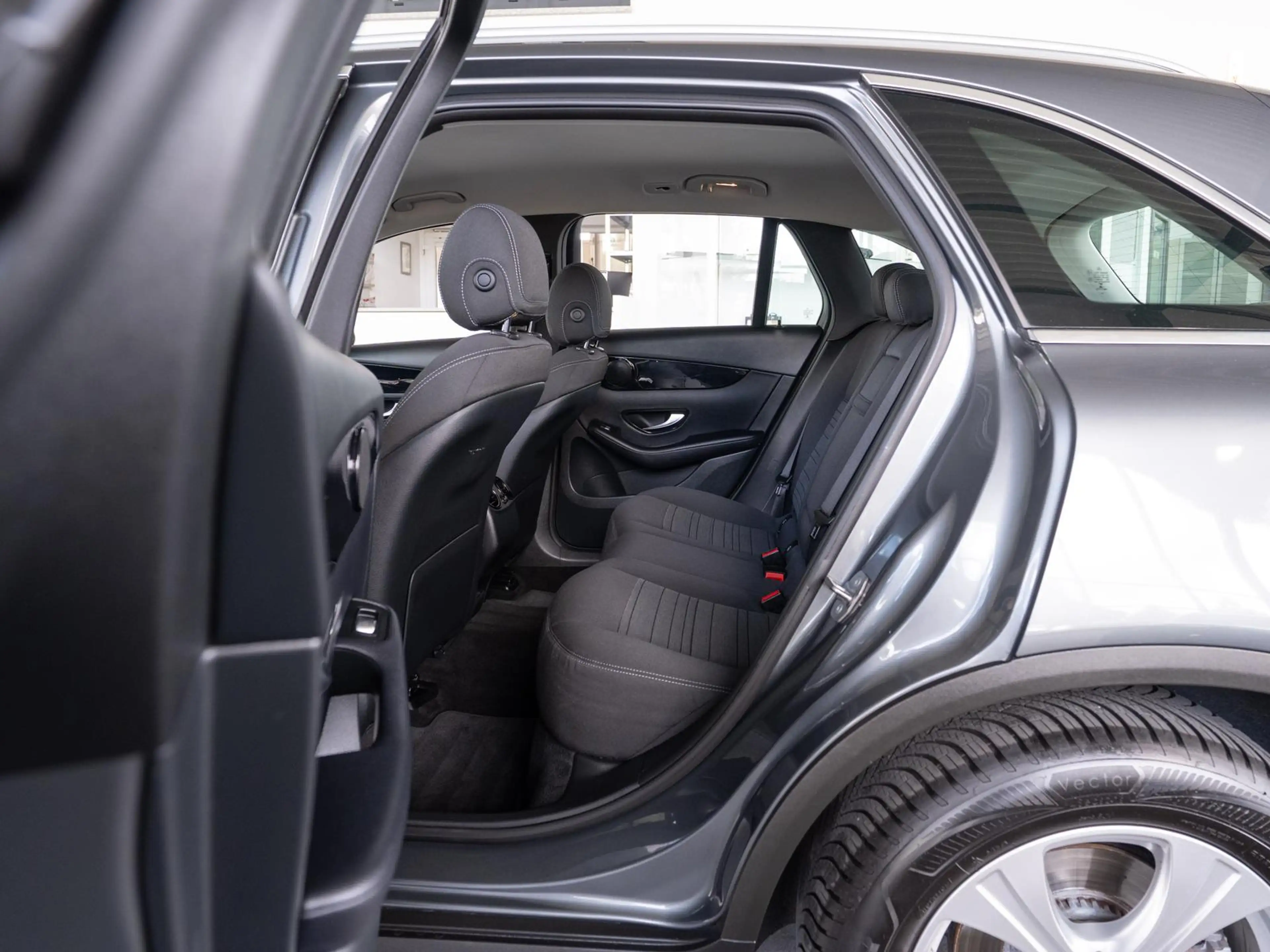 Mercedes-Benz GLC 250 4 Matic 9G-Tronic *AHK*R-KAMERA*LED* — photo 10