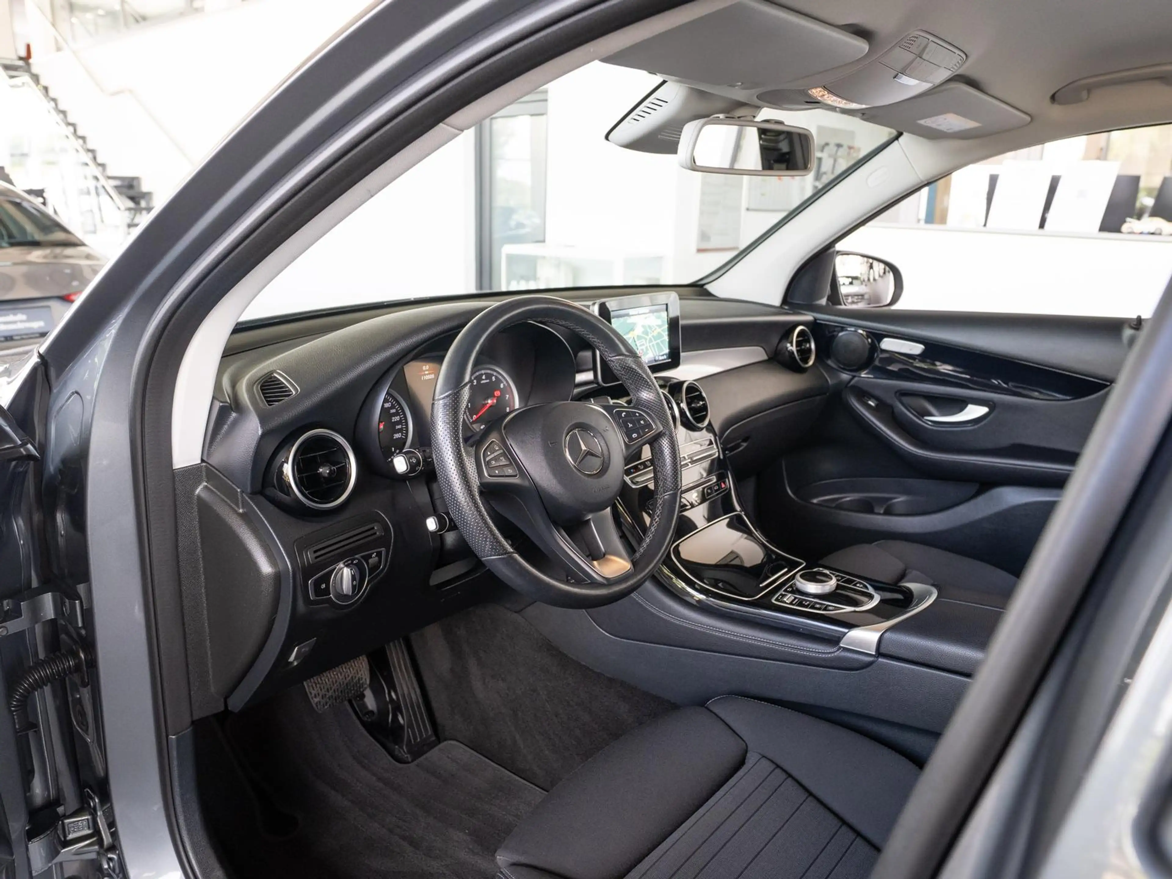 Mercedes-Benz GLC 250 4 Matic 9G-Tronic *AHK*R-KAMERA*LED* — photo 13
