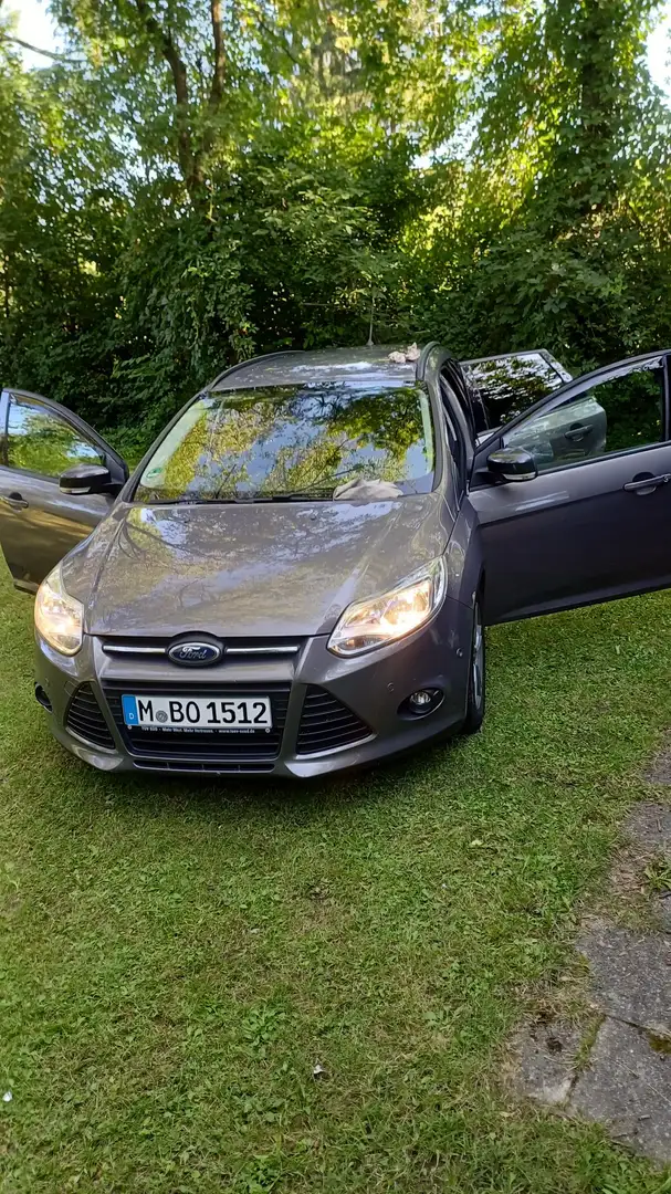 Ford Focus Turnier 1.6 TDCi DPF Start-Stopp-System SYNC Editi - 2