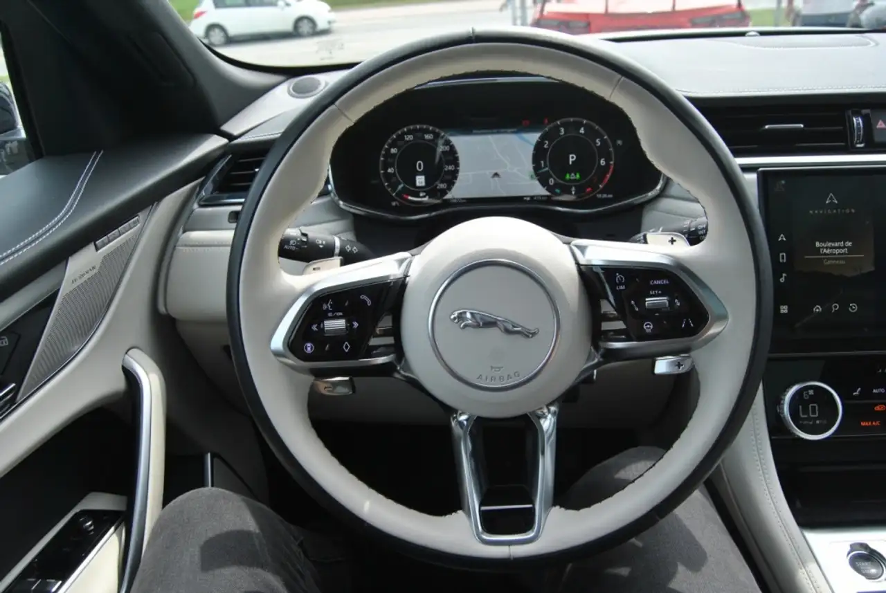 Jaguar F-Pace снимка Jaguar F-Pace