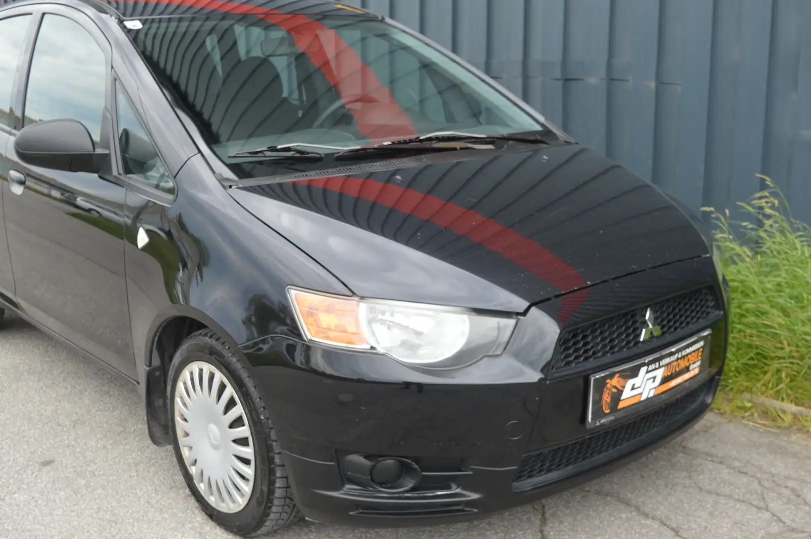Mitsubishi Colt 1,1 **Klima**Pickerl**Kredit möglich** Negro - 2