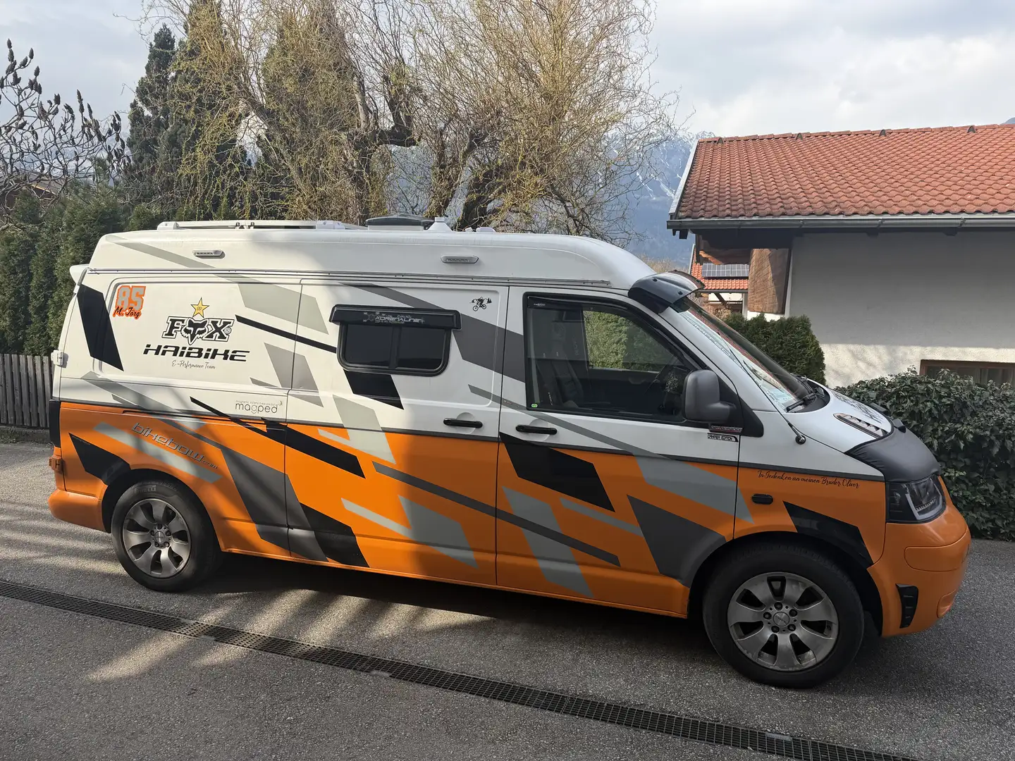 Volkswagen T5 Transporter Camping Edition - 1