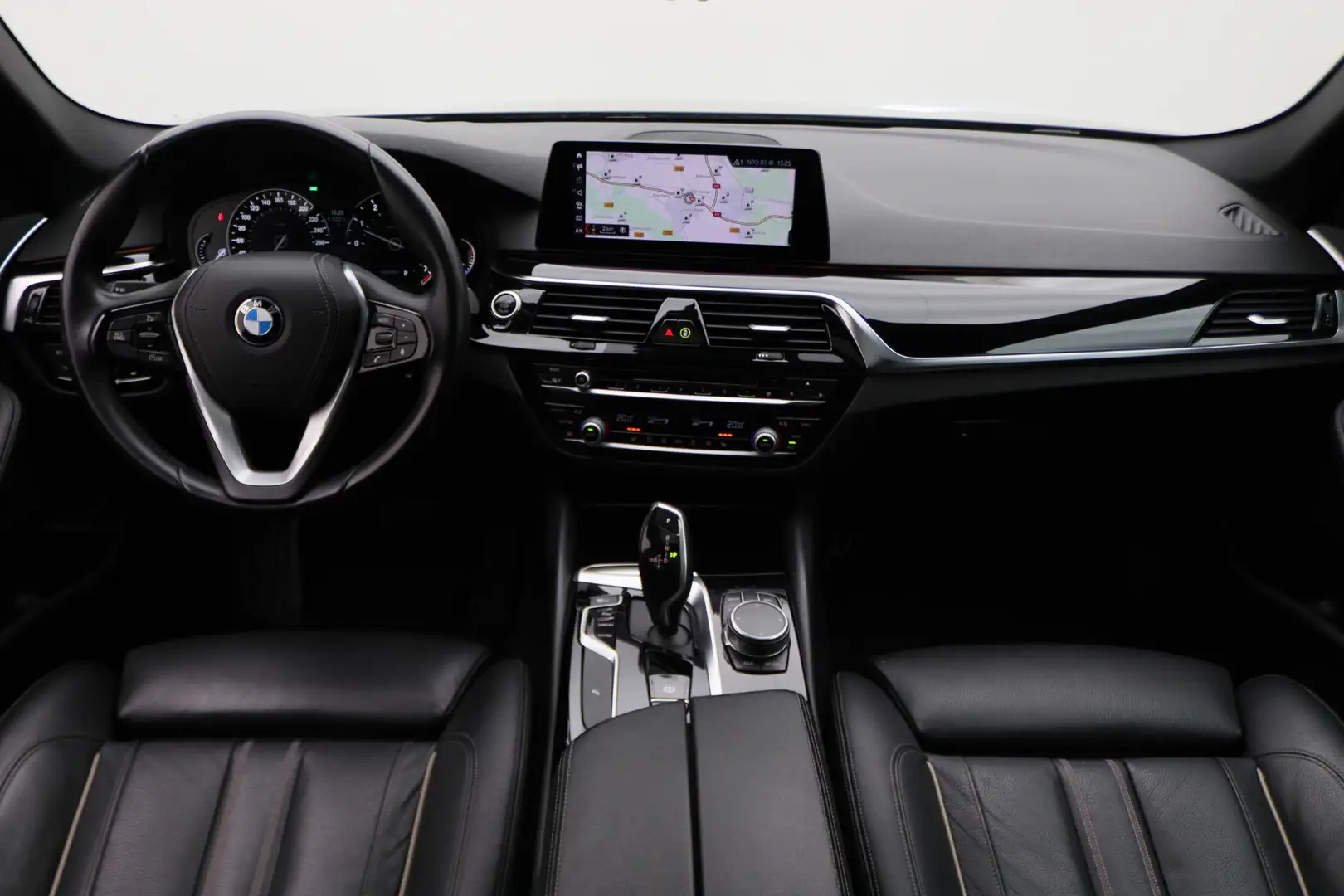 BMW 520 5-serie Touring 520i High Executive Leer, Panorama Schwarz - 2