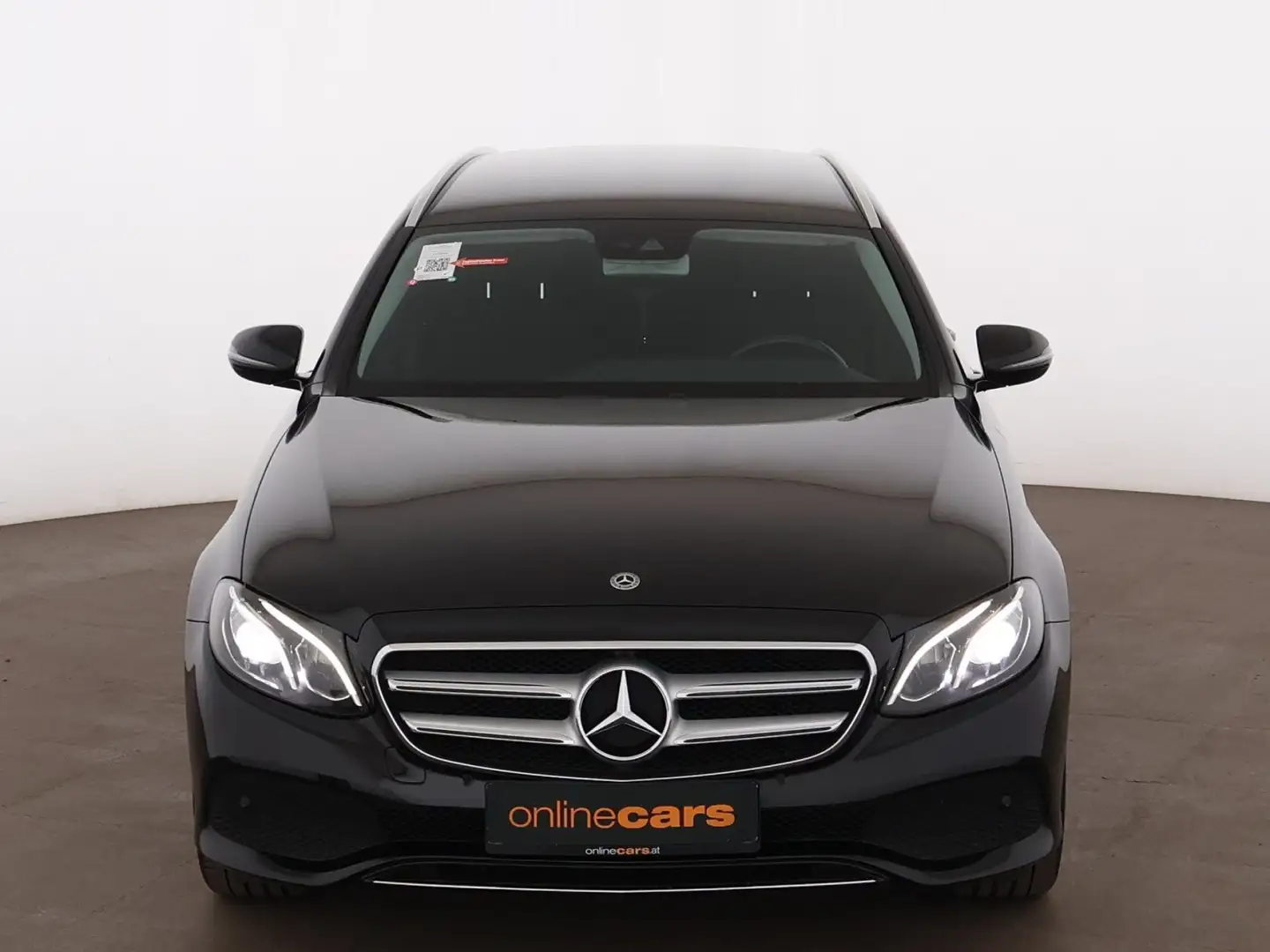 Mercedes-Benz E 220 d 4Matic Avantgarde Aut LED AHK NAVI SITZHZG Schwarz - 2