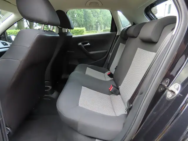Volkswagen Polo view 10
