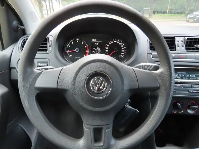 Volkswagen Polo view 12