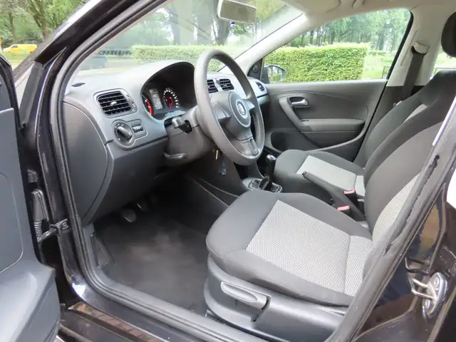 Volkswagen Polo view 8