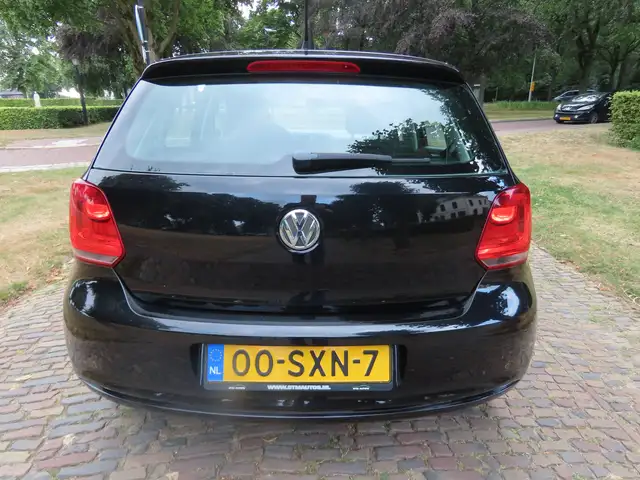 Volkswagen Polo view 5
