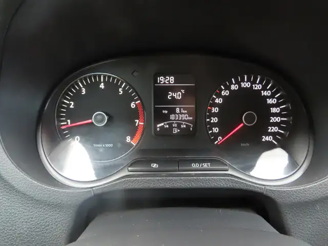 Volkswagen Polo view 11