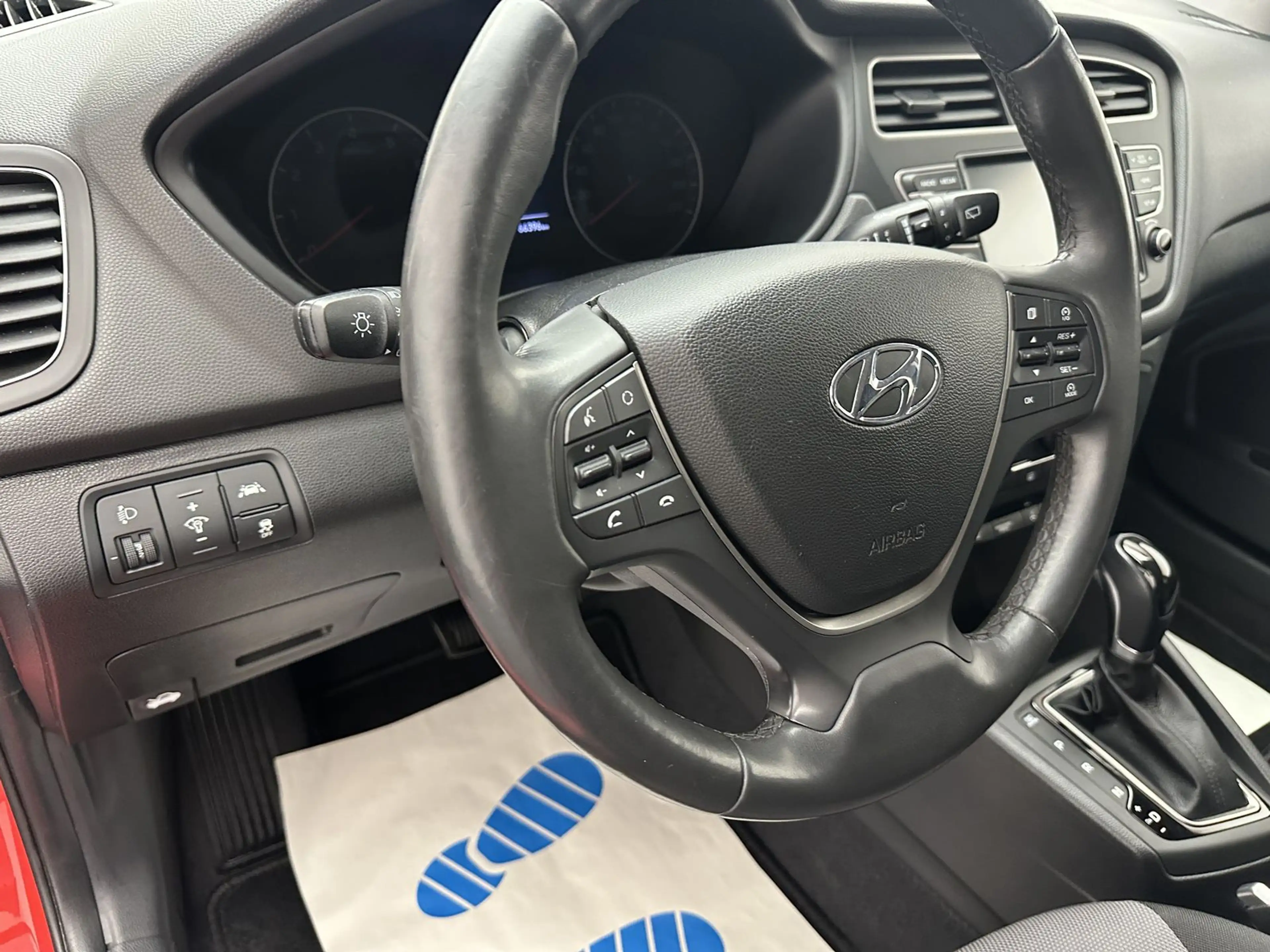 Hyundai i20 YES! "CAM-SITZH-MULTI-PDC-TEMPO-ALU-TÜV NEU" — photo 14