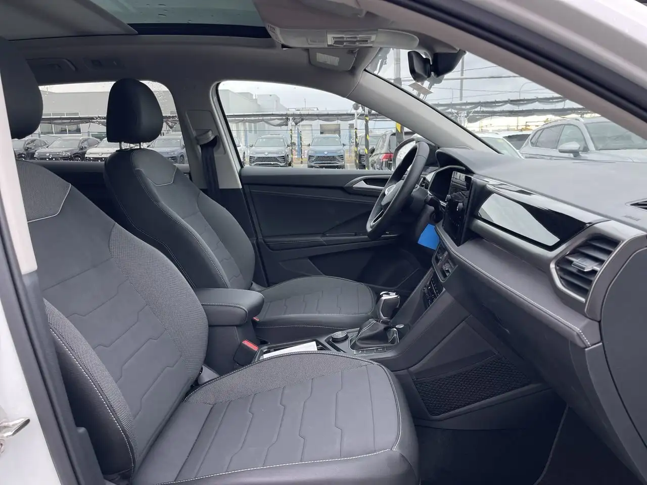 Volkswagen Taos снимка Volkswagen Taos